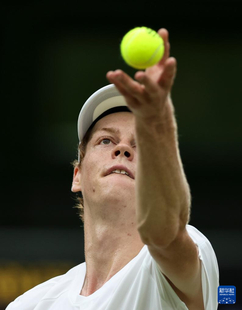 迷的瞩目下 迷的瞩目下